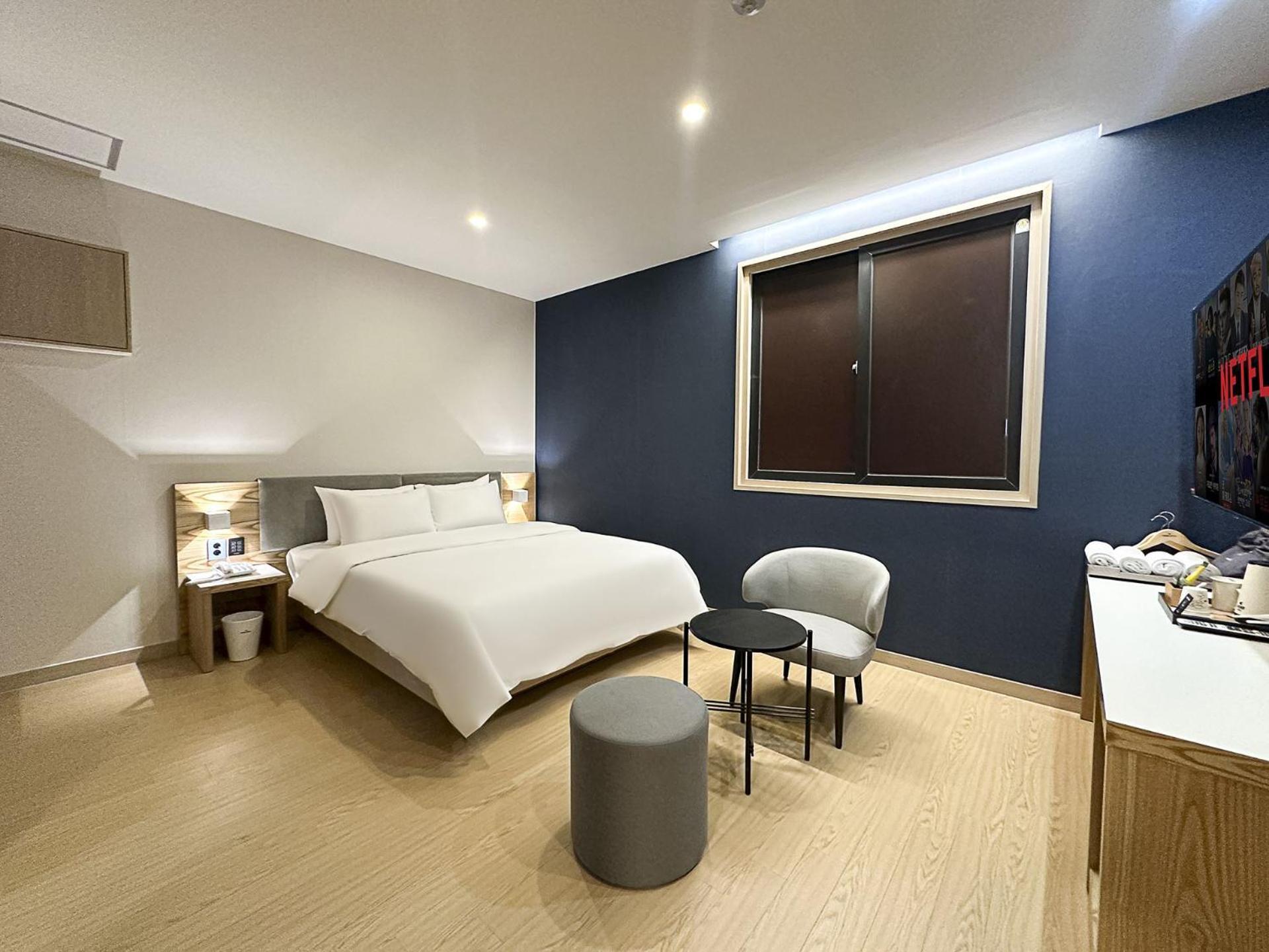 Hound Hotel Чханвон Екстер'єр фото